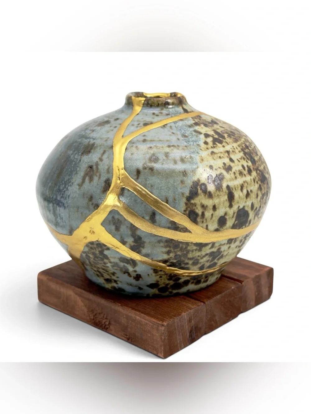 Kintsugi Vase Handmade Pottery Gold Crack Art Personal Growth Gift